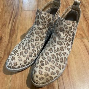 Matisse leopard print ankle boots